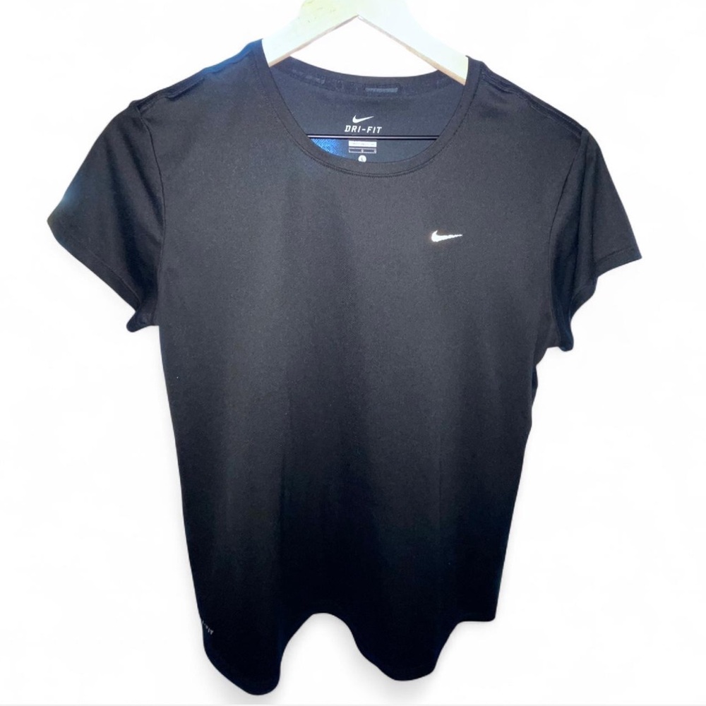 Nike Women's Black Short Sleeve Tee